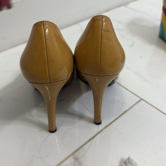 Stuart Weitzman Classic Tan Heels Size 8 Leather Patent Heels - Great Condition - Picture 4 of 6